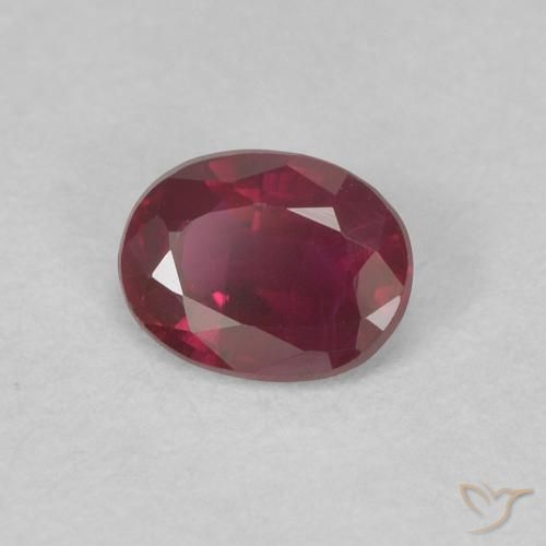 Rubis Rouge foncé naturelle ovale, 0.41 ct, VS