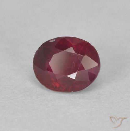 Rubis Vin rouge naturelle ovale, 0.53 ct, VS