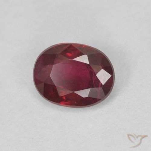 Rubis Rouge foncé naturelle ovale, 0.43 ct, VS