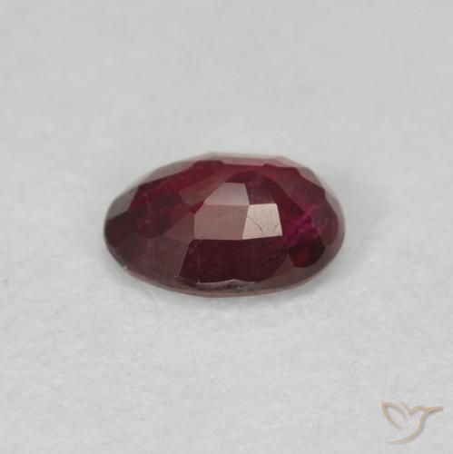 Rubis Rouge foncé naturelle ovale, 0.43 ct, VS