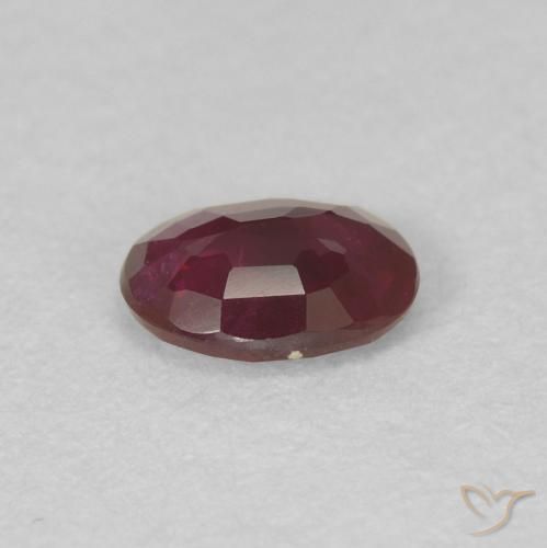 Rubis Rouge foncé naturelle ovale, 0.42 ct, VS