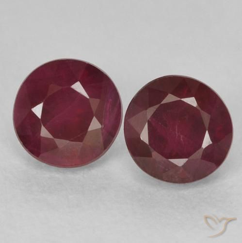 0.74ctw Naturel Rouge foncé Rubis, Tour, VS-SI