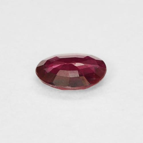 Rubis Rouge foncé naturelle ovale, 0.26 ct, VVS-VS