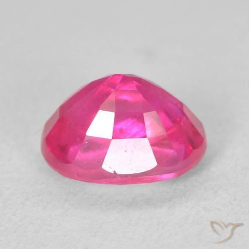 Rubis Magenta profond naturelle ovale, 2.27 ct, VS