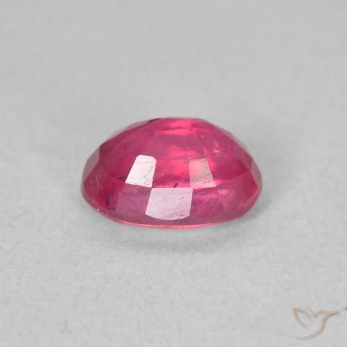 Rubis Medium Dark-Pink naturelle ovale, 1.34 ct, VS