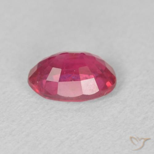 Rubis Rouge léger naturelle ovale, 0.98 ct, VS