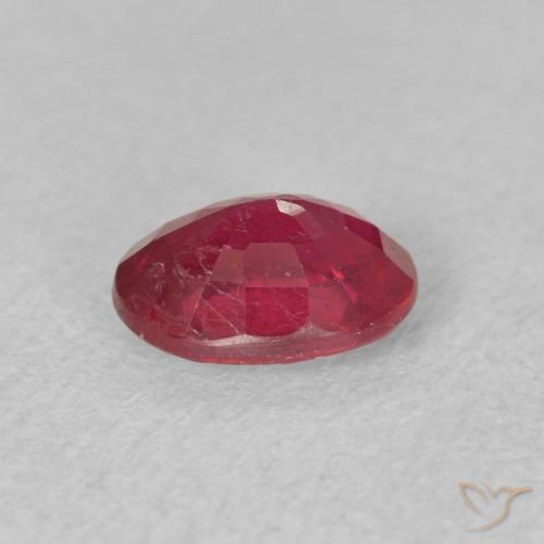 Rubis Rouge léger naturelle ovale, 0.99 ct, VS