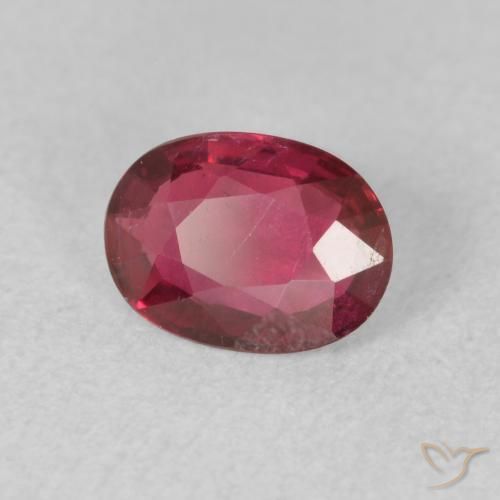 Rubis Rouge confiture naturelle ovale, 0.85 ct, VS