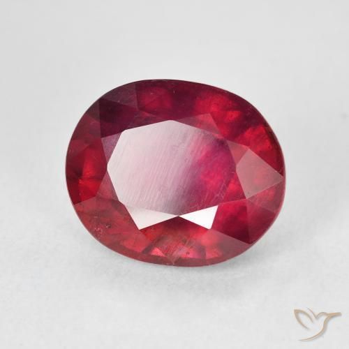 Rubis Medium Dark-Red naturelle ovale, 7.45 ct, VS