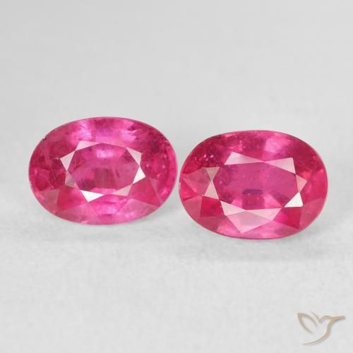 2.91ctw Naturel Magenta profond Rubis, ovale, VS