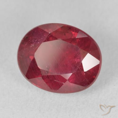 Rubis Cramoisi profond naturelle ovale, 4.75 ct, VS-SI