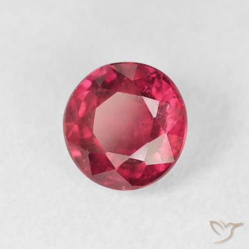 Rubis Rouge moyen naturelle Tour, 1.36 ct, VS-SI