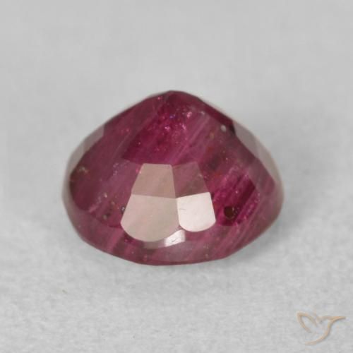 Rubis Rouge foncé naturelle Tour, 1.58 ct, VS-SI