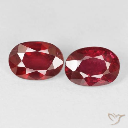 2.34ctw Naturel Rouge foncé Rubis, ovale, VS