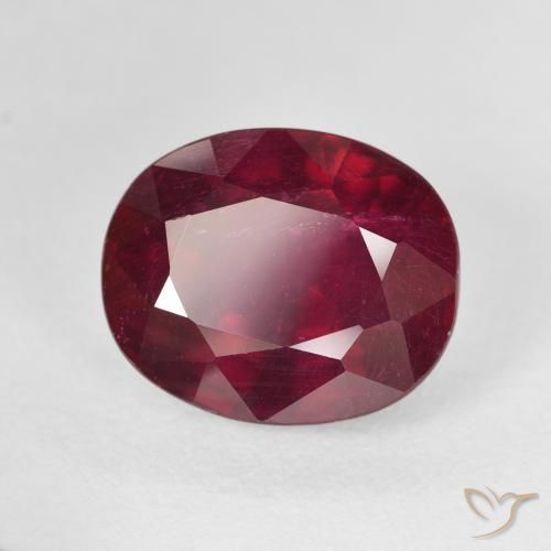 Rubis Rouge foncé naturelle ovale, 10.01 ct, VS