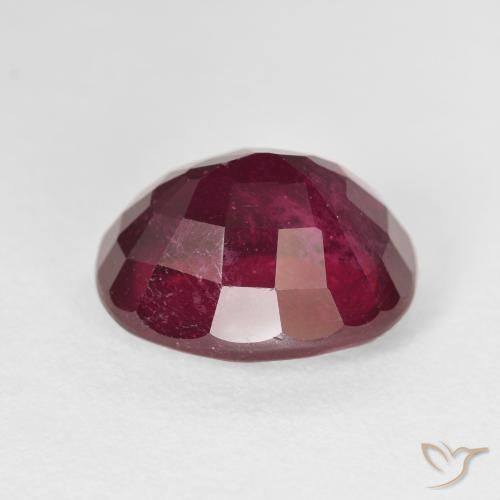 Rubis Rouge foncé naturelle ovale, 10.01 ct, VS