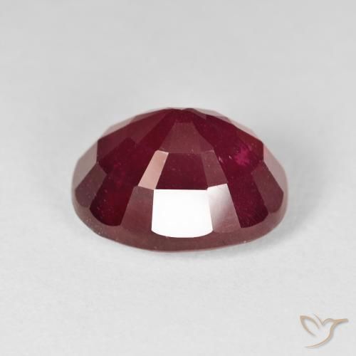 Rubis Rouge foncé naturelle ovale, 12.66 ct, VS