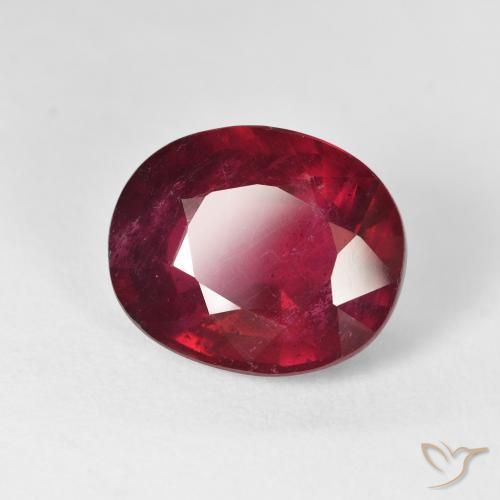 Rubis Rouge vif naturelle ovale, 12.14 ct, VS
