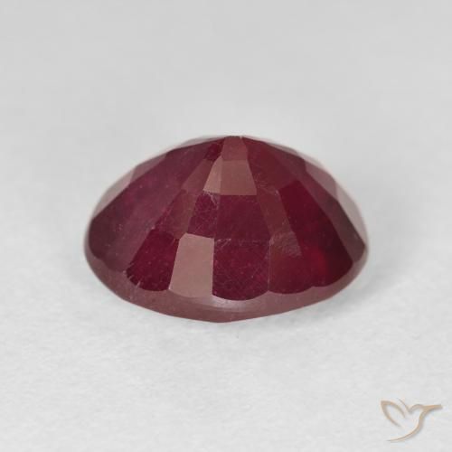 Rubis Rouge foncé naturelle ovale, 5.72 ct, VS