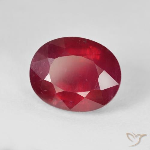 Rubis Rouge confiture naturelle ovale, 6.53 ct, VS