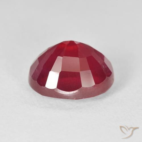 Rubis Rouge confiture naturelle ovale, 6.53 ct, VS