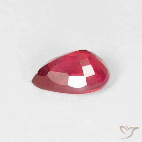 Rubis Cramoisi profond naturelle En forme de poire, 0.71 ct, VS-SI