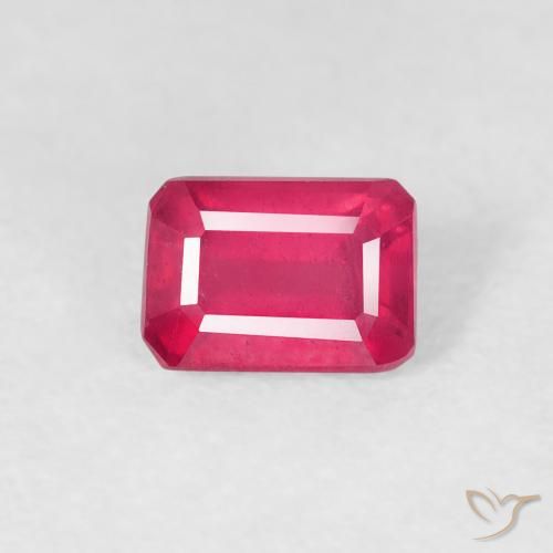 0.82ct Naturel Rouge moyen Rubis, Taille émeraude, VS