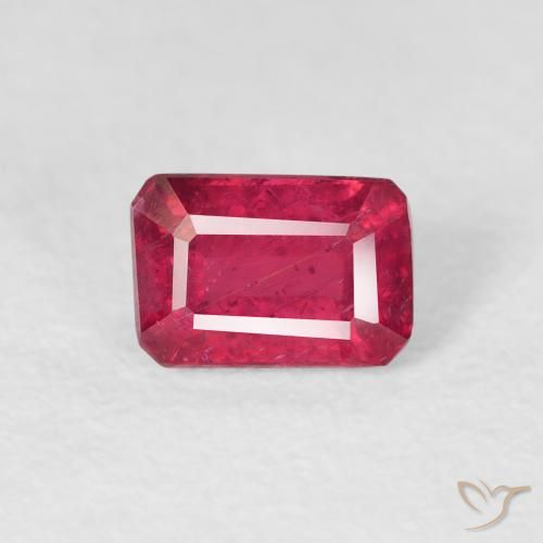 1.06ct Naturel Rouge moyen Rubis, Taille émeraude, VS