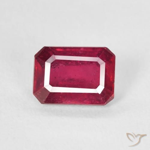 1.32ct Naturel Medium Dark-Red Rubis, Taille émeraude, VS