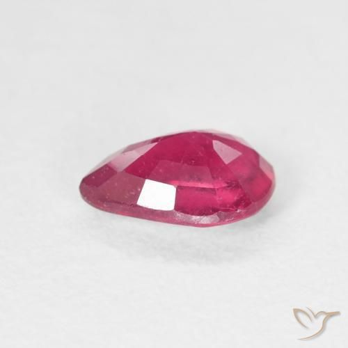 Rubis Rouge léger naturelle En forme de poire, 0.91 ct, VS-SI