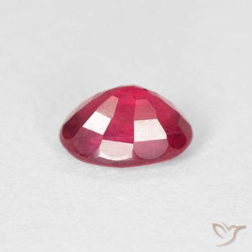 Rubis Cramoisi profond naturelle ovale, 0.76 ct, VS-SI