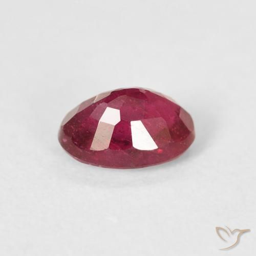 Rubis Rouge moyen naturelle ovale, 0.84 ct, VS-SI