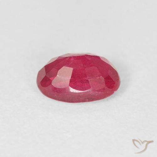Rubis Rouge confiture naturelle ovale, 0.78 ct, VS-SI
