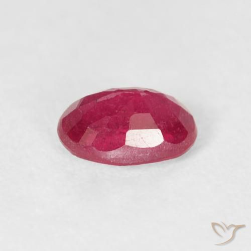 Rubis Rouge moyen naturelle ovale, 0.78 ct, VS-SI