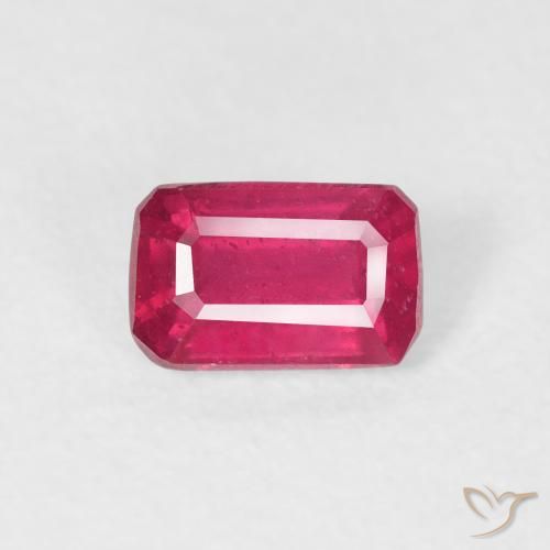 0.82ct Naturel Rouge moyen Rubis, Taille émeraude, VS