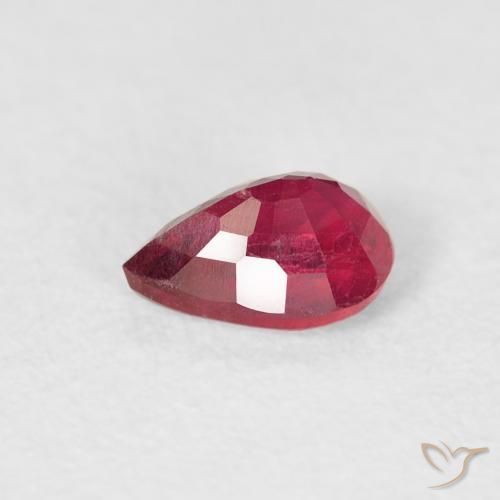 Rubis Rouge foncé naturelle En forme de poire, 0.65 ct, VS-SI