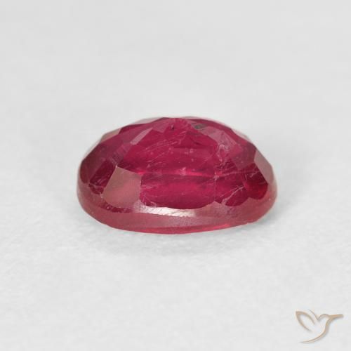Rubis Rouge sang naturelle ovale, 2.05 ct, VS