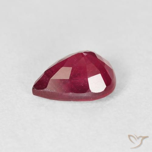 Rubis Rouge foncé naturelle En forme de poire, 1.59 ct, VS-SI