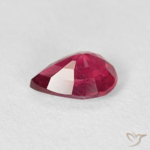 Rubis Rouge sang naturelle En forme de poire, 0.94 ct, VS-SI