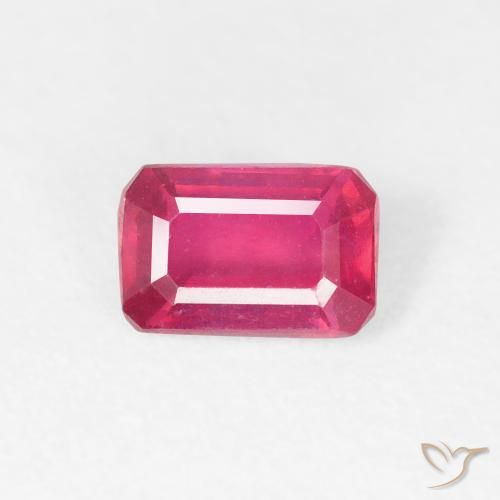 0.77ct Naturel Rouge moyen Rubis, Taille émeraude, VS