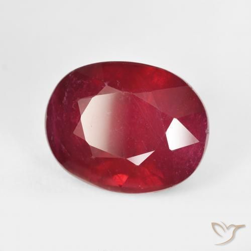 Rubis Rouge confiture naturelle ovale, 12.89 ct, VS