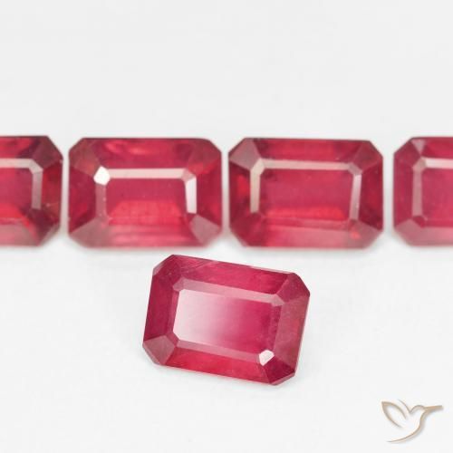 Rubis Rouge moyen naturelle Taille émeraude, 1.57 ct, VS
