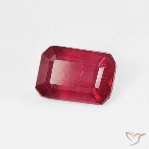 Rubis Cramoisi profond naturelle Octogone / coupe Émeraude, 0.84 ct, VS