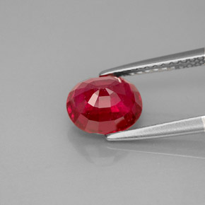 Rubis rouge naturelle coupe ovale, 2,08 ct, SI-I1