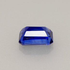 Saphir bleue naturelle taille émeraude, 0,79 ct, VS