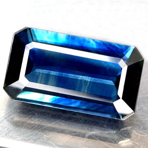Saphir bleue naturelle taille émeraude, 4,64 ct, VS