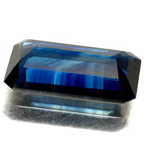Saphir bleue naturelle taille émeraude, 4,64 ct, VS