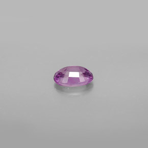 Saphir pourpre naturelle coupe ovale, 0,69 ct, VVS