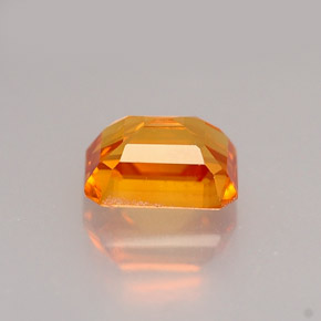 Saphir jaune naturelle taille émeraude, 0,97 ct, VVS
