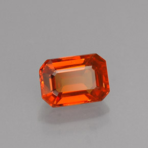 Saphir orange naturelle taille émeraude, 0,77 ct, VS